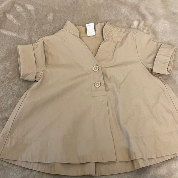Banana Republic Baby 4T Beige Button-Up Shirt and Green Shorts Set - Picture 2 of 7